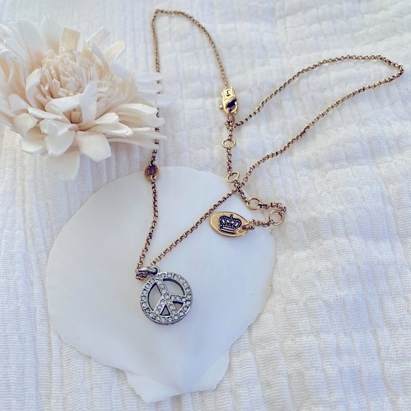 👑✌️☮️JUICY COUTURE PEACE SIGN CRYSTAL NECKLACE BEAUTIFUL AND ELEGANT! - Picture 3 of 5